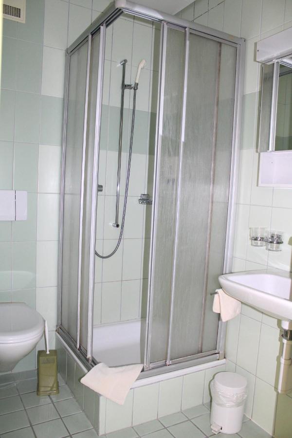Hotel & Bildungshaus St. Jodern Висп Екстериор снимка