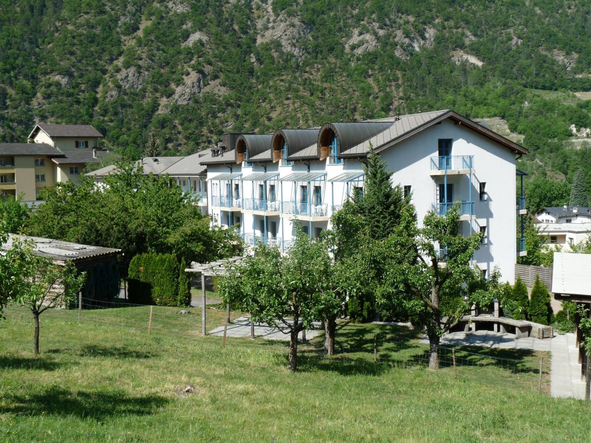 Hotel & Bildungshaus St. Jodern Висп Екстериор снимка