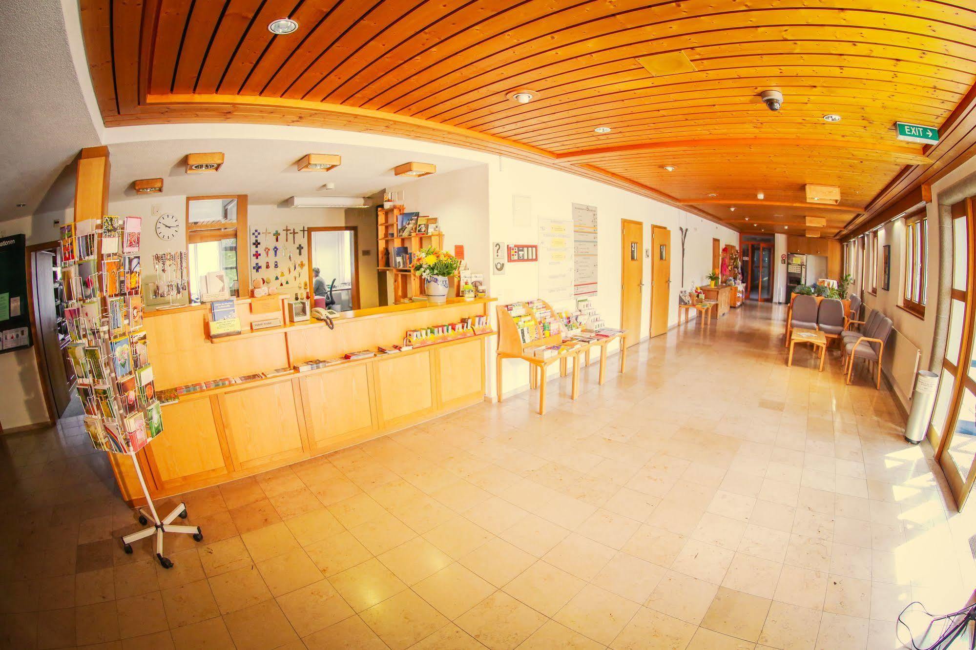 Hotel & Bildungshaus St. Jodern Висп Екстериор снимка